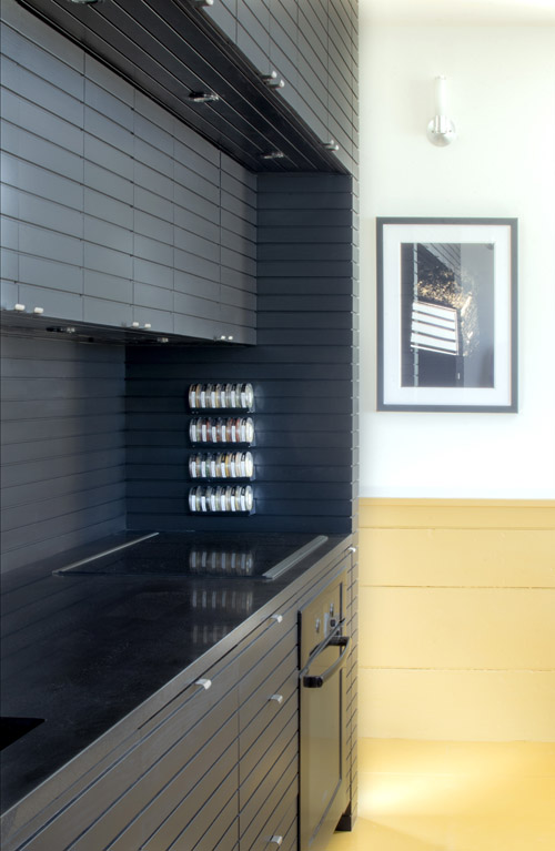 black kitchen cabinets