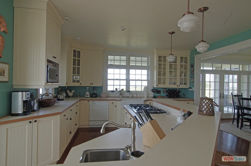 5-island-with-sink