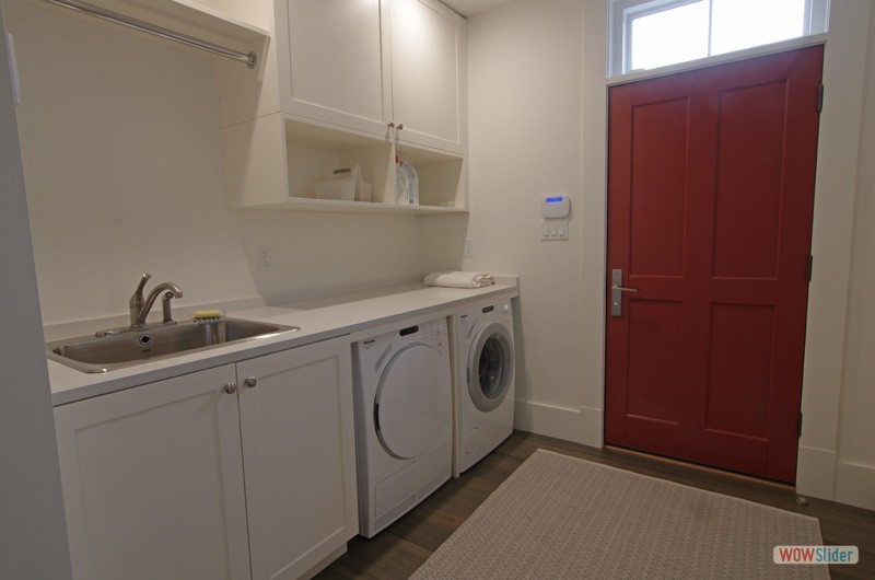10-laundry-room